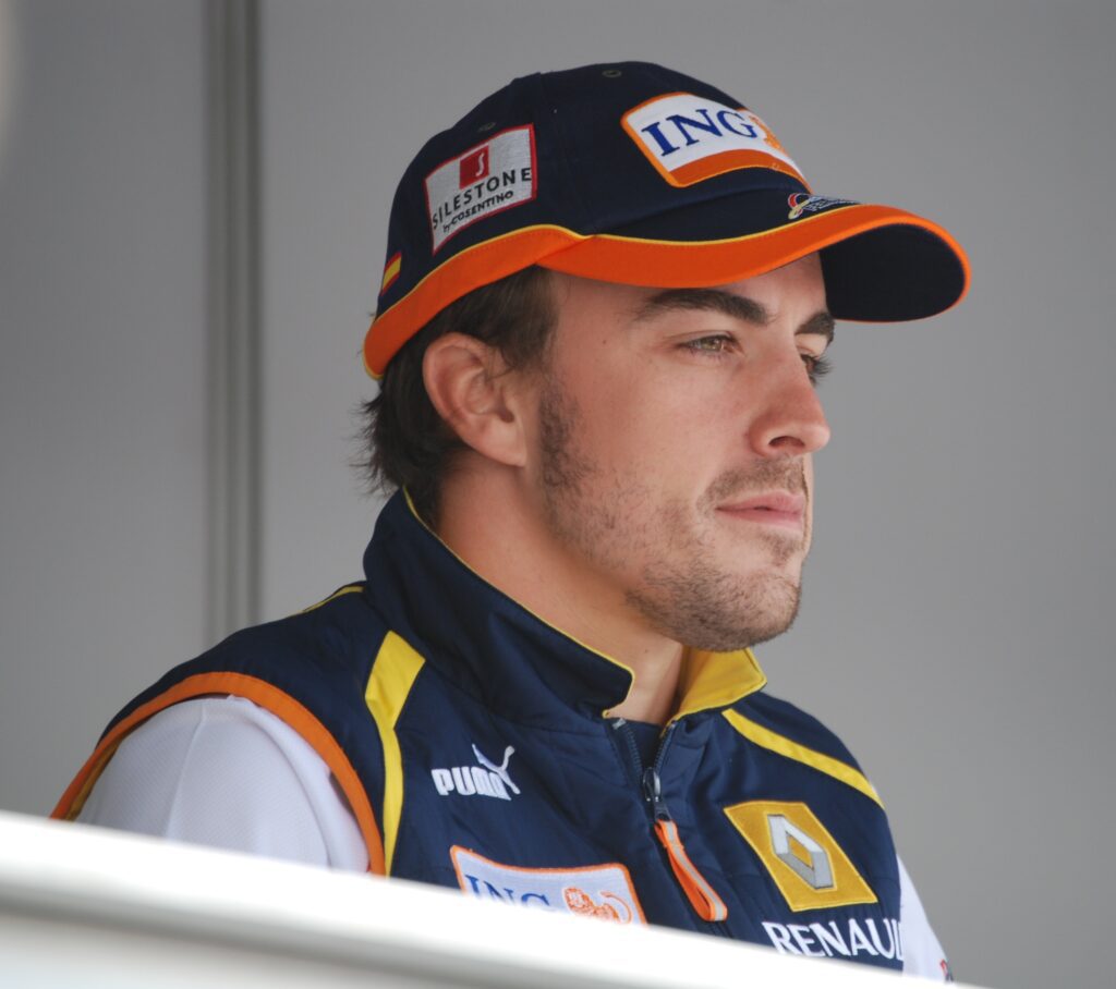 Fernando Alonso Wiki, Bio, Networth, GF, Wife, Family & More - DWB