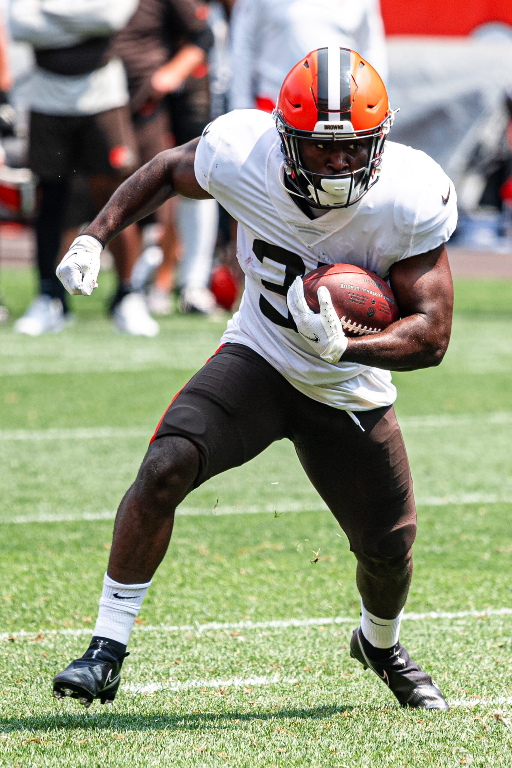 D'ernest Johnson